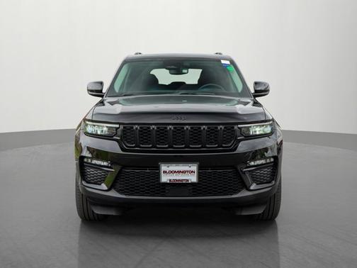 Diamond Black Crystal Pearlcoat 2023 Jeep Grand Cherokee Limited