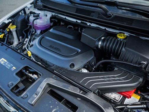 Pw7 2027 Chrysler Pacifica Select