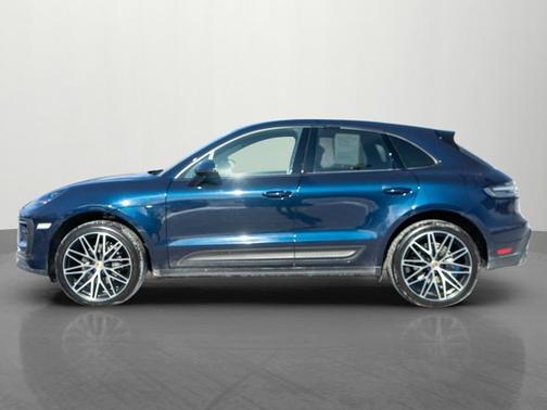 2022 Porsche Macan Base