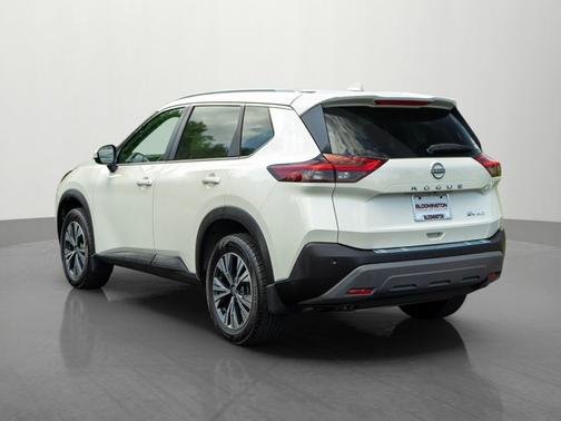 Pearl White Tricoat 2023 Nissan Rogue SV