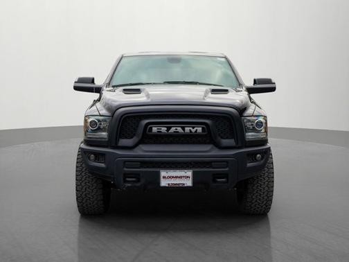 Diamond Black Crystal Pearlcoat 2022 RAM 1500 Classic Warlock