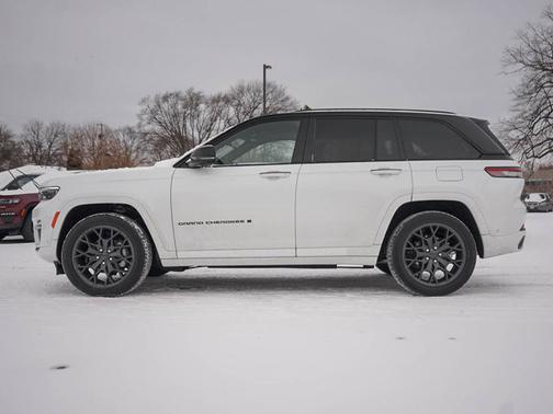 2025 Jeep Grand Cherokee Summit