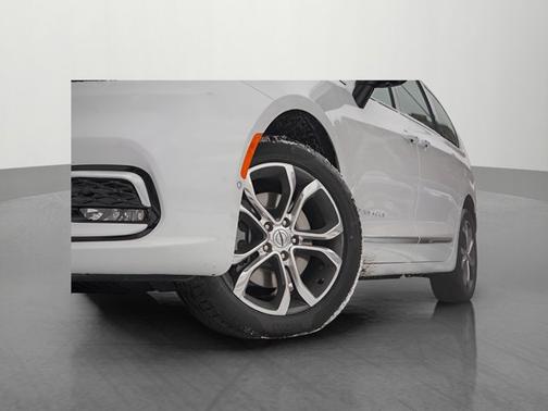 2025 Chrysler Pacifica Pinnacle