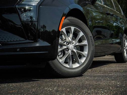 Pxj 2027 Chrysler Pacifica Select