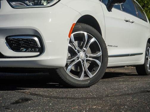 2026 Chrysler Pacifica Pinnacle
