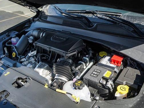 Diamond Black Crystal Pearlcoat 2026 Jeep Compass Limited