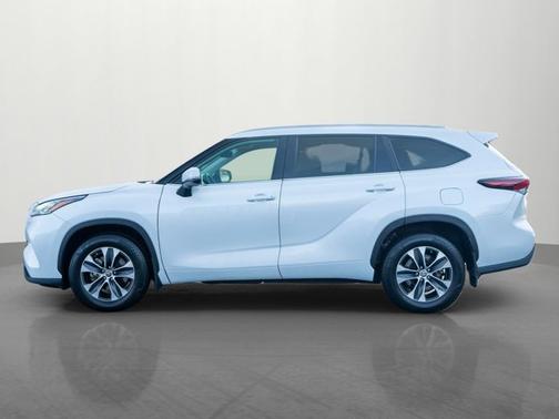 2025 Toyota Highlander XLE