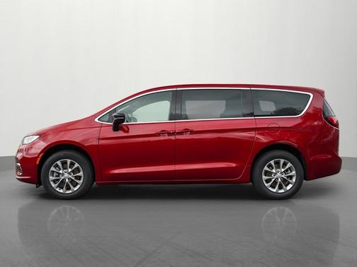 Red Hot Pearlcoat 2026 Chrysler Pacifica Limited