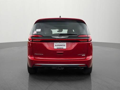 Red Hot Pearlcoat 2026 Chrysler Pacifica Limited