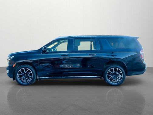 2023 Chevrolet Suburban RST