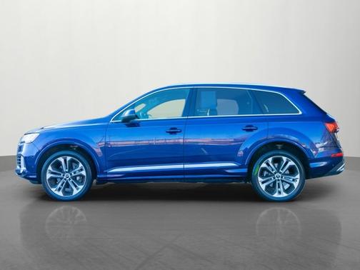 2022 Audi Q7 Premium Plus