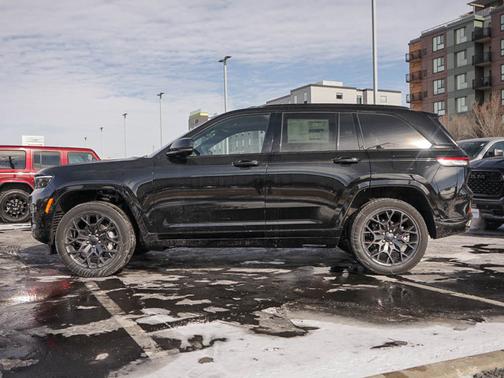2025 Jeep Grand Cherokee Summit