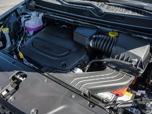 Silver Mist Clearcoat 2026 Chrysler Pacifica Limited