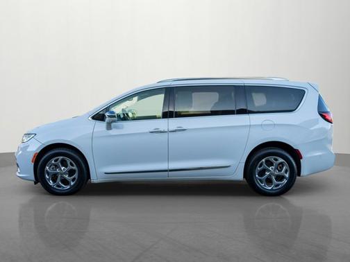 Bright White Clearcoat 2021 Chrysler Pacifica Limited