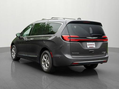 Granite Crystal Metallic Clearcoat 2021 Chrysler Pacifica Limited