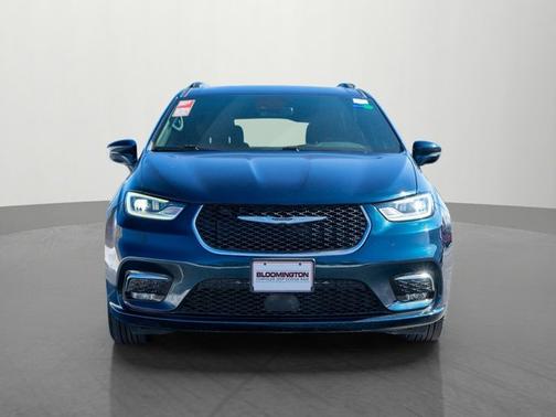 2022 Chrysler Pacifica Touring