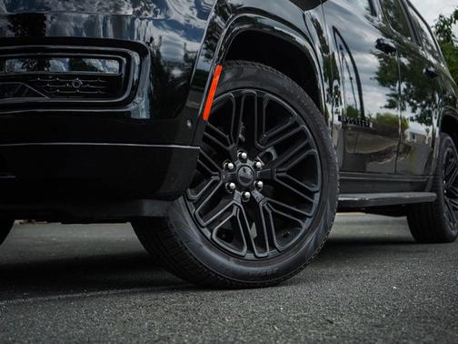 2025 Jeep Wagoneer Series II Carbide