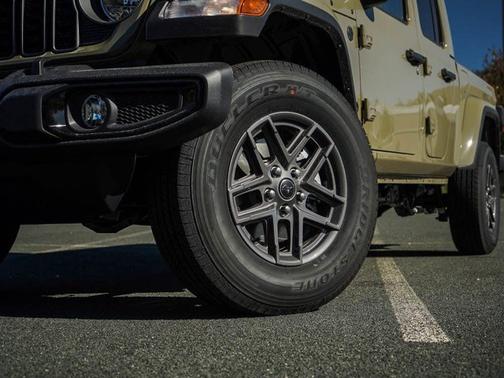 2025 Jeep Gladiator Sport S