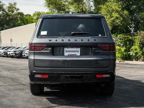 2025 Jeep Wagoneer Series II Overland