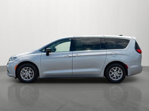 Silver Mist Clearcoat 2024 Chrysler Pacifica Touring L