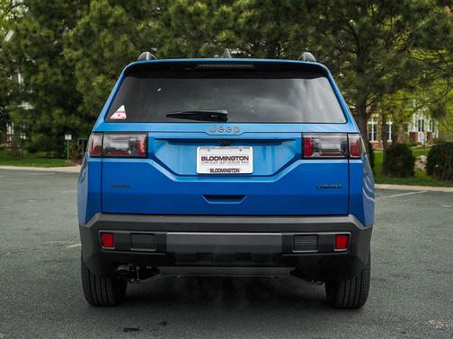 Hydro Blue Pearlcoat 2026 Jeep Cherokee Limited