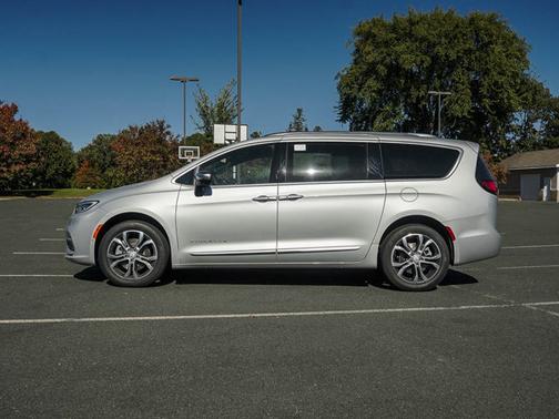 2026 Chrysler Pacifica Pinnacle