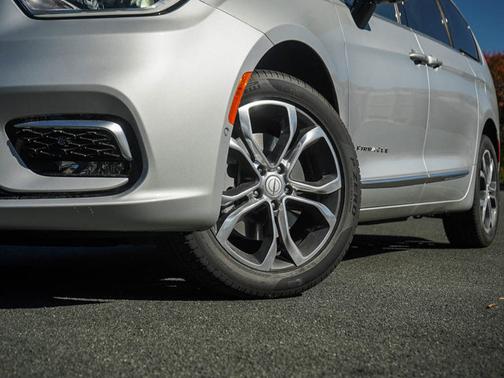 2026 Chrysler Pacifica Pinnacle