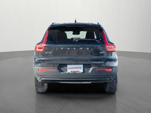 2025 Volvo XC40 Plus Dark Theme