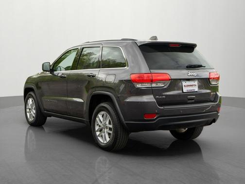 Granite Crystal Metallic Clearcoat 2017 Jeep Grand Cherokee Laredo