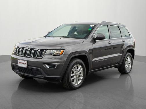 Granite Crystal Metallic Clearcoat 2017 Jeep Grand Cherokee Laredo