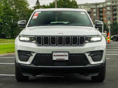 2025 Jeep Grand Cherokee Laredo X