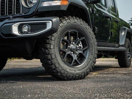 2025 Jeep Gladiator High Tide