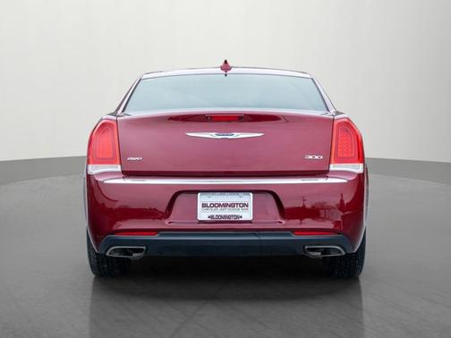 2016 Chrysler 300 Limited