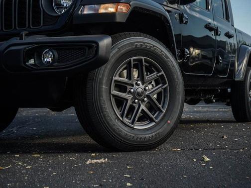 2025 Jeep Gladiator Sport S