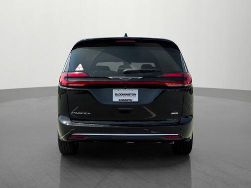 Pxj 2027 Chrysler Pacifica Select