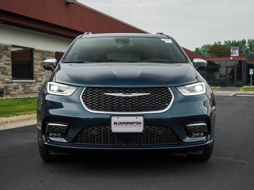 2025 Chrysler Pacifica Pinnacle