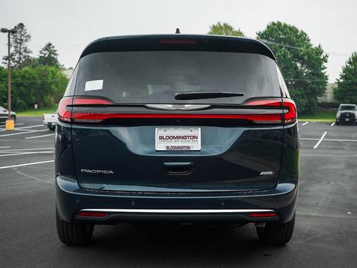 2025 Chrysler Pacifica Pinnacle