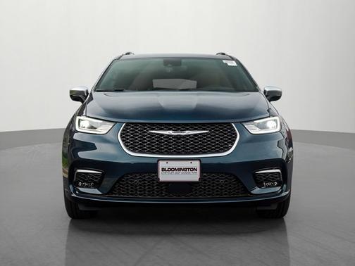 2025 Chrysler Pacifica Pinnacle