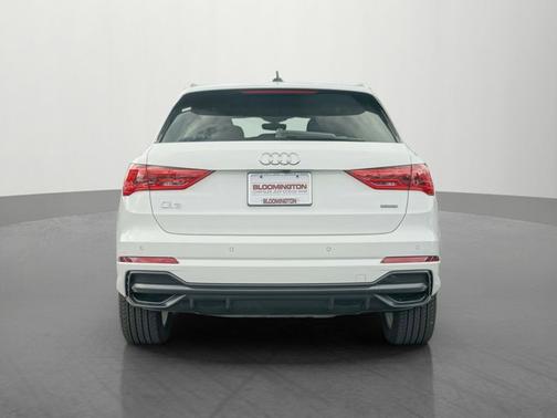 2022 Audi Q3 S line Premium