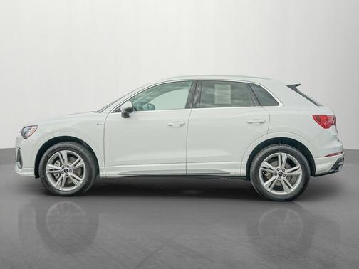 2022 Audi Q3 S line Premium