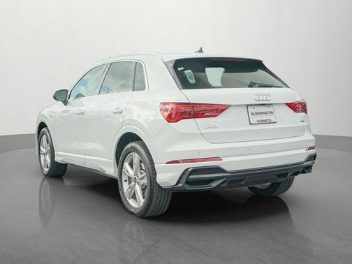 2022 Audi Q3 S line Premium