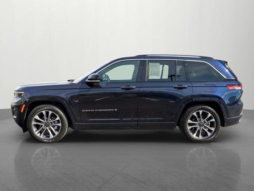 Midnight Sky 2023 Jeep Grand Cherokee Overland