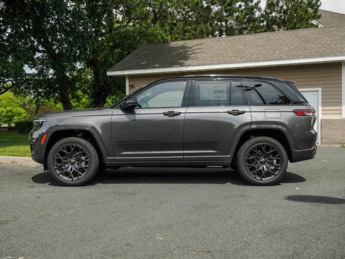 2025 Jeep Grand Cherokee Summit Reserve