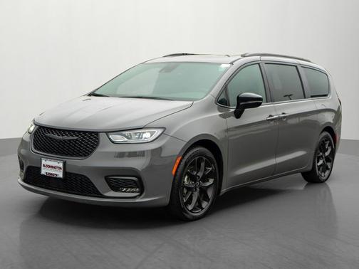 Ceramic Gray Clearcoat 2025 Chrysler Pacifica Limited