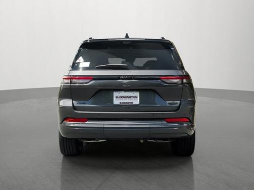 Baltic Gray Metallic Clearcoat 2026 Jeep Grand Cherokee Summit