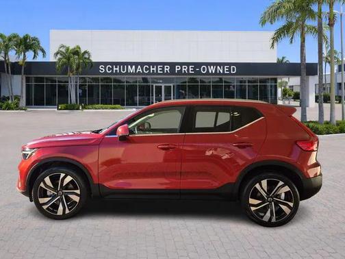 2023 Volvo XC40 B5 Plus Bright Theme