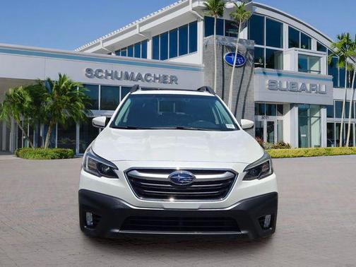 Crystal White Pearl 2020 Subaru Outback Premium