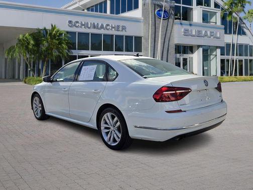 2019 Volkswagen Passat 2.0T Wolfsburg Edition