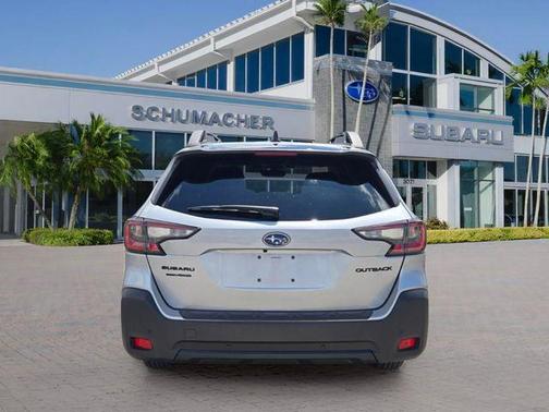 Ice Silver Metallic 2025 Subaru Outback Onyx Edition
