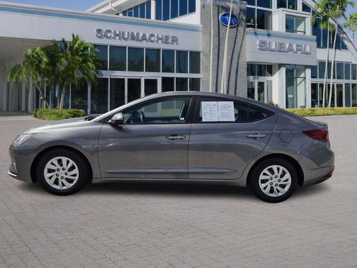 2020 Hyundai ELANTRA SE